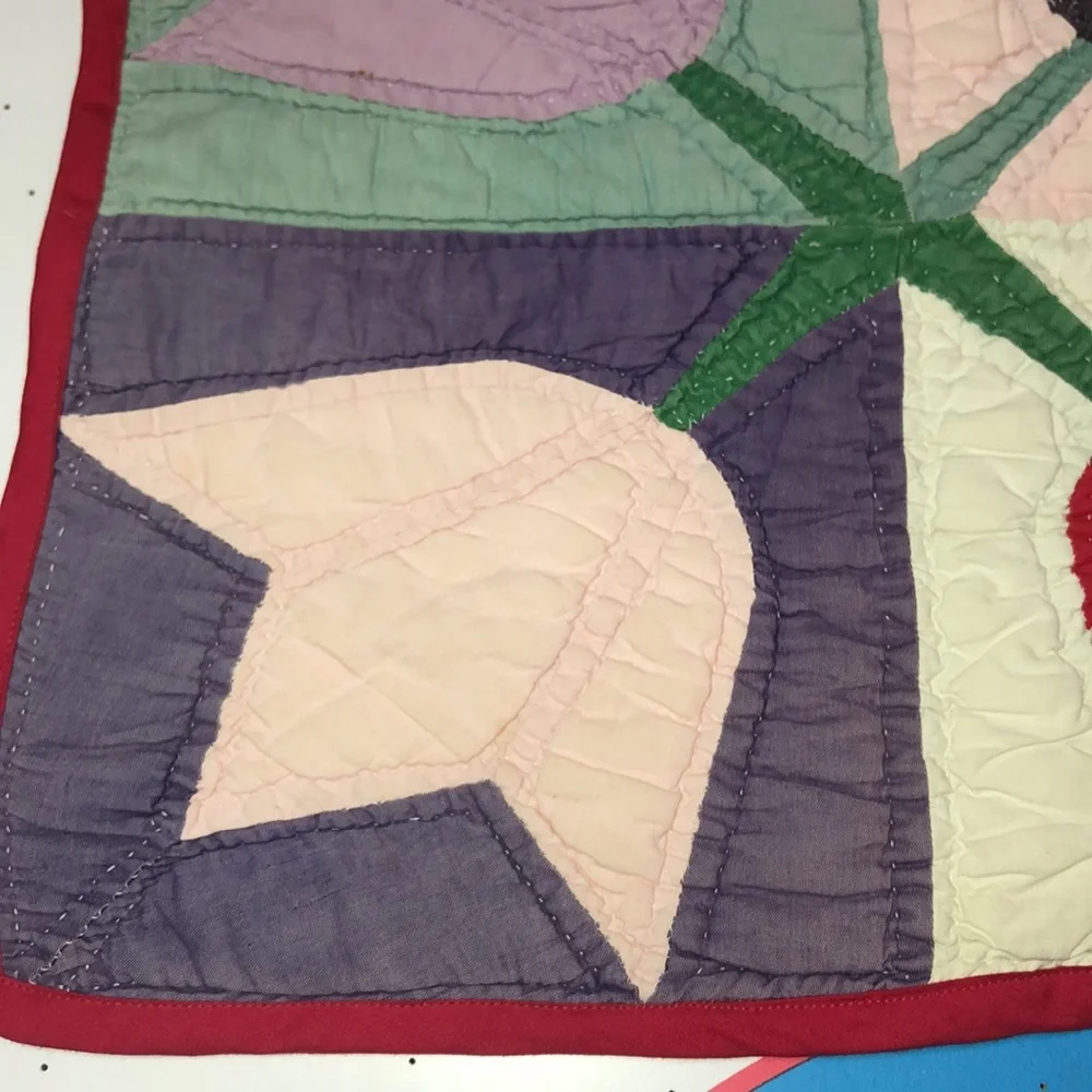 Colorful Quilted Tulip Pattern Doily Square.